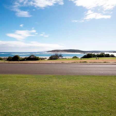Pelican Shore Oceanfront Villa 6 Kalbarri Exteriör bild