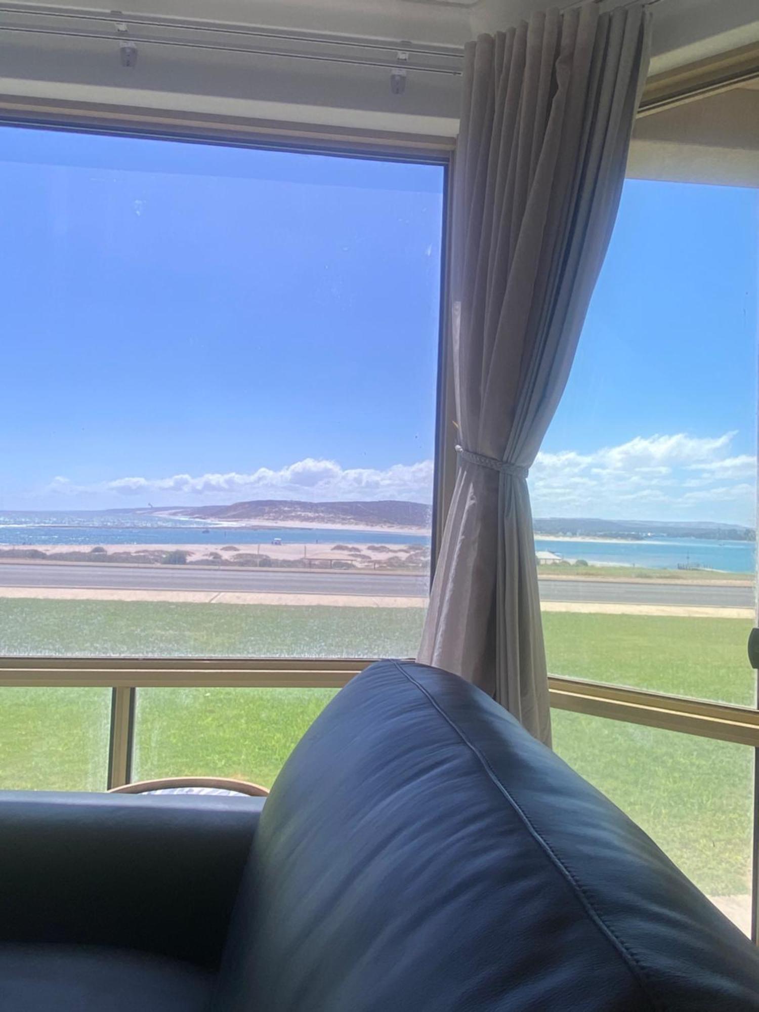 Pelican Shore Oceanfront Villa 6 Kalbarri Exteriör bild