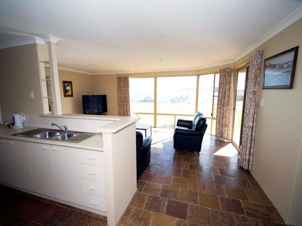 Pelican Shore Oceanfront Villa 6 Kalbarri Rum bild