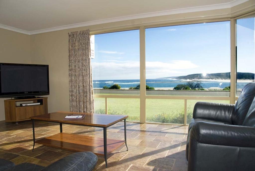Pelican Shore Oceanfront Villa 6 Kalbarri Rum bild